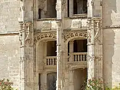 Escalier de l'aile nord dite Longueville (Chateaudun, premier quart XVIe siècle).