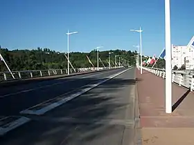 Chaussée du pont de l'Europe depuis la rive gauche en 2014.