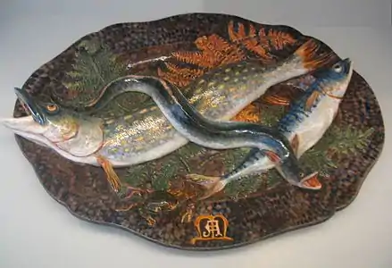 Plat de poissons, Paris, musée des Arts décoratifs.