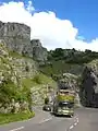 Vue du bus touristique sillonnant les gorges.