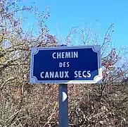 Chemin des canaux secs (Saint-Just-Saint-Rambert).