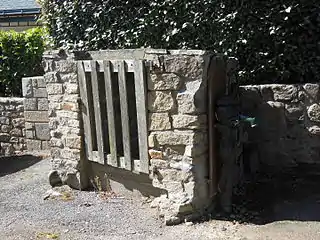 Fontaine du chemin du Pré de la Fontaine