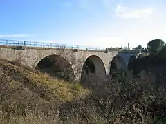 L'ancien pont du chemins de fer de l'Hérault et viaduc du Coulazou.