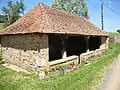 Lavoir, extérieur.