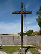 Calvaire situé dans le cimetière.