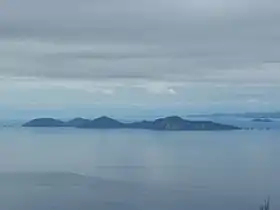 Les îles Chetwode vues depuis l'île d'Urville, en direction du sud-est