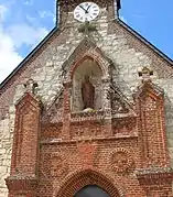 Détail de la façade en briques.