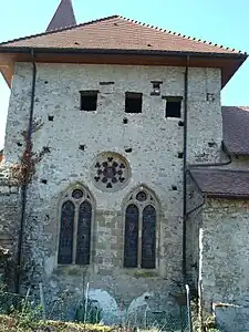 Vue depuis l’est du chevet de l'église XIIIe siècle du prieuré de Meillerie