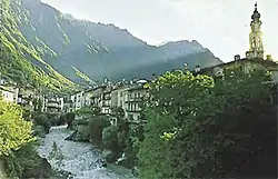 Vue du val Bregaglia depuis Chiavenna.