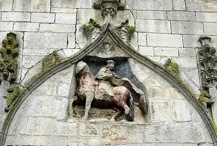 Saint-Martin sur son cheval, détail du fronton.