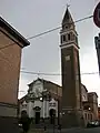 Église Santa Maria et son campanile.