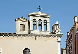 Le clocher-mur de l'église