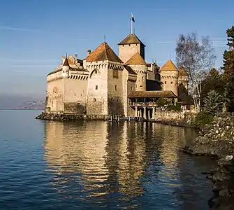 Château de Chillon construit sur l'île du même nom.