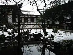 L'étang à l'arrière du temple Chion-in.