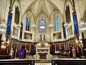 Chœur de l'église Notre-Dame-d'Espérance de Cannes.