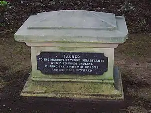 Mémorial aux victimes de l'épidémie de choléra de 1832 dans la fosse à choléra du parc Howard, Kilmarnock, East Ayrshire, Écosse.