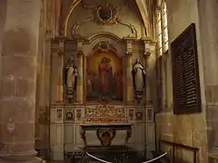 Chapelle terminant la nef latérale du bas-côté sud, dédiée à la Vierge Marie, avec un retable orné d'un grand tableau, où la Vierge Marie tient l'enfant Jésus. Autel et retable en bois, de type classique, colonnes d'ordre corinthien. Cet autel est appelé « autel privilégié ». Monseigneur Saudreau est enterré au pied de cet autel.