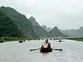 Bateaux de pèlerins sur la rivière Yen