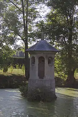 Fontaine Saint-Pierre de Chuffilly-Roche