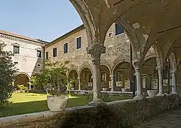 Le cloître