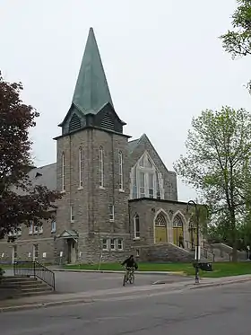 La cathédrale Saint-Joseph de Gatineau en mai 2011