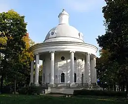 Vue de l'église Saint-Catherine de Valdaï, construite par Dmitriev en 1786-1789 selon les plans de Lvov