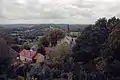 Vue vers l'ouest sur le chevet de l'église, depuis la tour