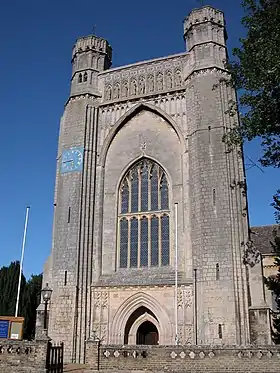 Façade de l'abbatiale