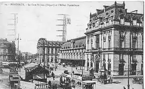 Tramways devant la gare de Bordeaux-Saint-Jean, dans l'entre-deux-guerres