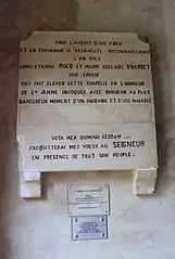 Plaque évoquant l'histoire de la chapelle.