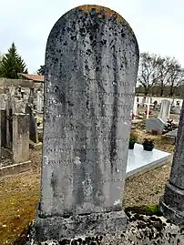 Tombe de Marie Baptiste de Francine, épouse de Jean-Baptiste Papin, comte de Saint-Christau