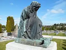 La Pleureuse du monument au morts de la guerre de 1870.