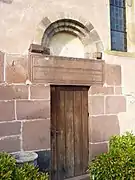 Porte d'entrée avec linteau