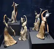 Danseuses, figurines, dynastie Tang, VIIIe siècle.