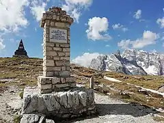 Cippe en mémoire d'Angelo Bosi.