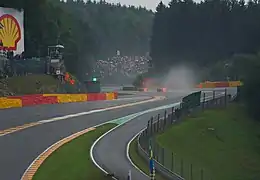 Le sommet du raidillon, piste trempée (GP F1 2013).