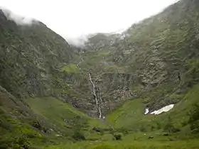 Vue du cirque avec au fond la cascade d'Anglade.