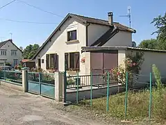 Pavillon à logement individuel dans la Cité-jardin des cheminots à Tergnier (Aisne).