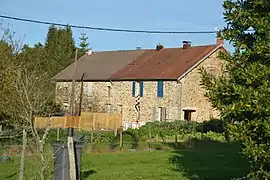 Quelques maisons de la cité de Douillac (Saint-Yrieix-la-Perche, Haute-Vienne).