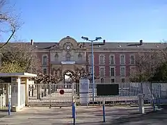 Entrée principale du Lycée Joffre aujourd'hui.