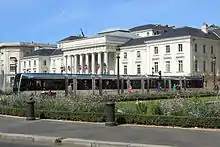 Une rame place Jean Jaurès.