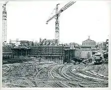 L'hôtel de ville en cours de construction dans les années 1960