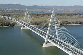 Le pont de Megyer (autoroute M0).