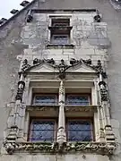 L'hôtel Louis-XIII : fenêtre Renaissance.