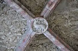 Clé de voûte dans l'église Sainte-Foy.