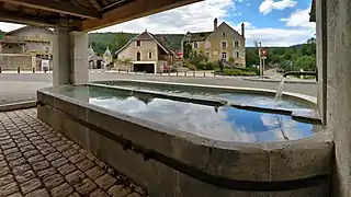 La fontaine du bas après restauration.