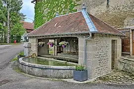 La fontaine du haut.