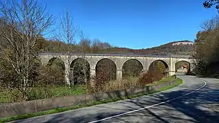 Le viaduc du Tacot sur la vallée de Norvaux.