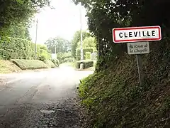 Entrée de Cléville, route de la Chapelle.