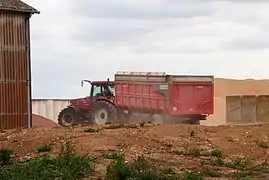 Les silos et la mise à l'abri des récoltes.